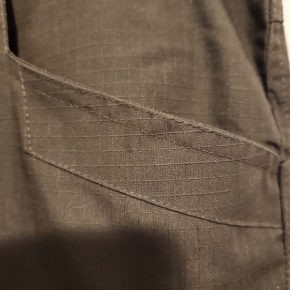 5.11 Tactical Style shorts - Picture 2 of 5